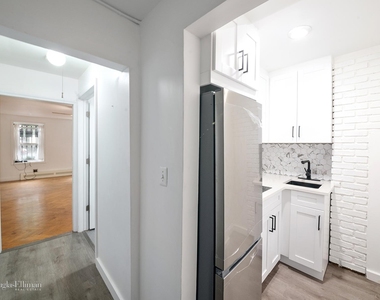840 Herkimer St - Photo Thumbnail 2
