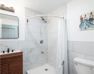 840 Herkimer St - Photo Thumbnail 4