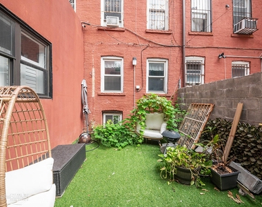 840 Herkimer St - Photo Thumbnail 5
