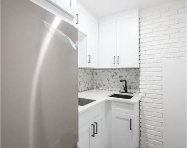 840 Herkimer St - Photo Thumbnail 3