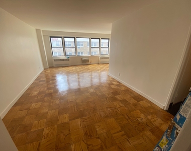 East 36th Street - Photo Thumbnail 5