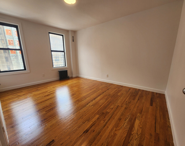 130 Ft Washington Avenue - Photo Thumbnail 2