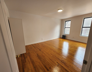 130 Ft Washington Avenue - Photo Thumbnail 1