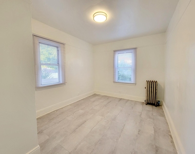 147-42 109th Ave - Photo Thumbnail 6