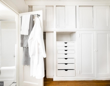 2102 Walnut Street - Photo Thumbnail 17