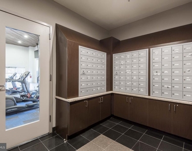 2102 Walnut Street - Photo Thumbnail 3
