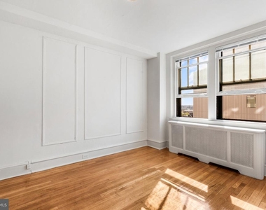2102 Walnut Street - Photo Thumbnail 19