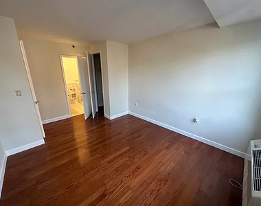 61 Village Road North - Photo Thumbnail 10