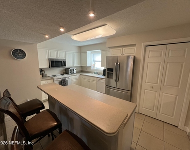1018 S 1st Street - Photo Thumbnail 8