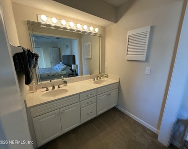 1018 S 1st Street - Photo Thumbnail 15