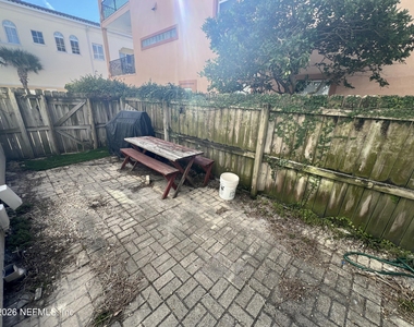 1018 S 1st Street - Photo Thumbnail 20
