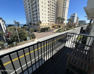1018 S 1st Street - Photo Thumbnail 14