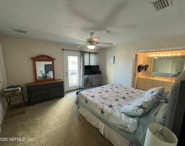 1018 S 1st Street - Photo Thumbnail 13