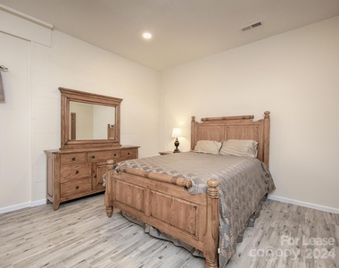 177 Goodman Road - Photo Thumbnail 4
