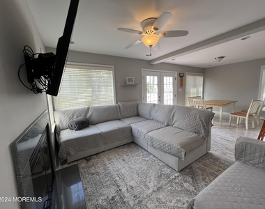 108 Jeanette Drive - Photo Thumbnail 4