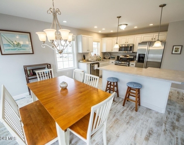 108 Jeanette Drive - Photo Thumbnail 2