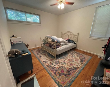 2513 Vail Avenue - Photo Thumbnail 9
