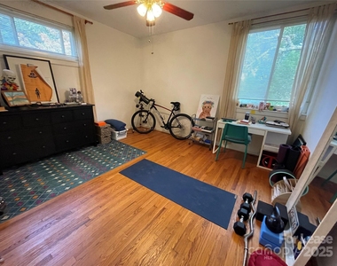 2513 Vail Avenue - Photo Thumbnail 4