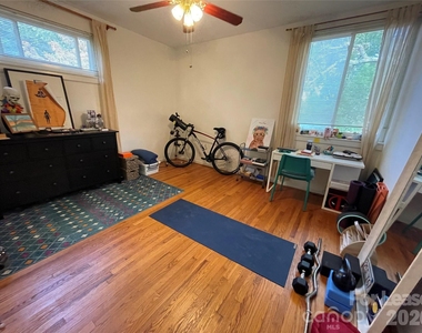 2513 Vail Avenue - Photo Thumbnail 4