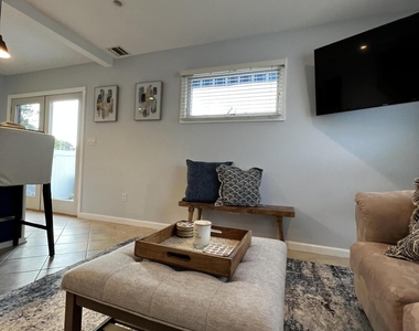 2302 Grand Central Avenue - Photo Thumbnail 6