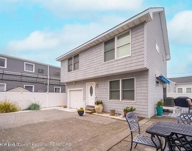 2302 Grand Central Avenue - Photo Thumbnail 1