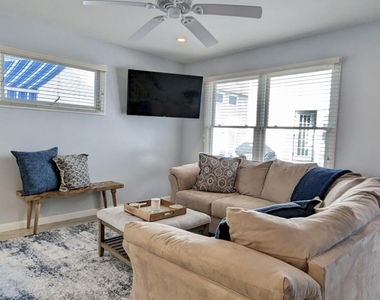 2302 Grand Central Avenue - Photo Thumbnail 3