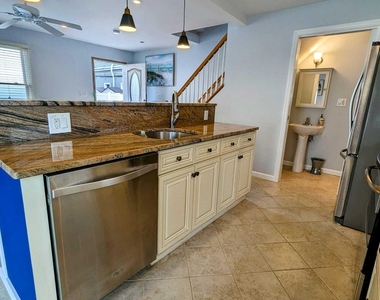 2302 Grand Central Avenue - Photo Thumbnail 4