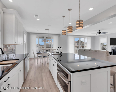 106 8th Avenue - Photo Thumbnail 27
