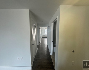 E 91st St - Photo Thumbnail 1