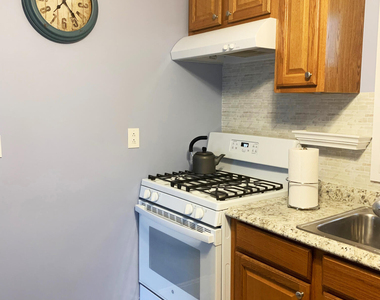 515 Monmouth Avenue - Photo Thumbnail 6