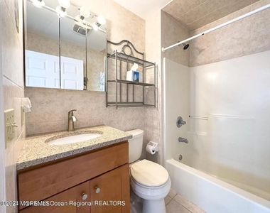 1707r Baltimore Avenue - Photo Thumbnail 7