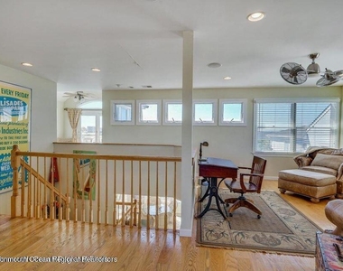 2023 Bay Boulevard - Photo Thumbnail 11