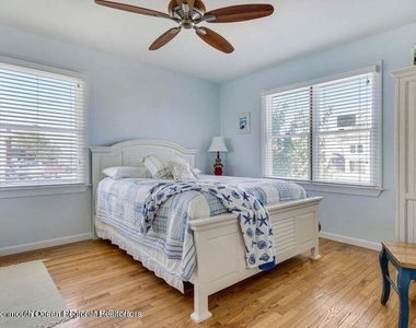2023 Bay Boulevard - Photo Thumbnail 3