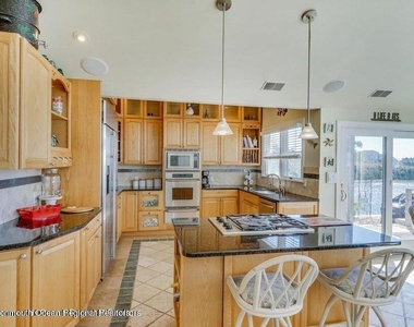2023 Bay Boulevard - Photo Thumbnail 10