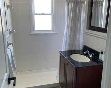310 Maryland Avenue - Photo Thumbnail 8