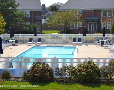 310 Maryland Avenue - Photo Thumbnail 14