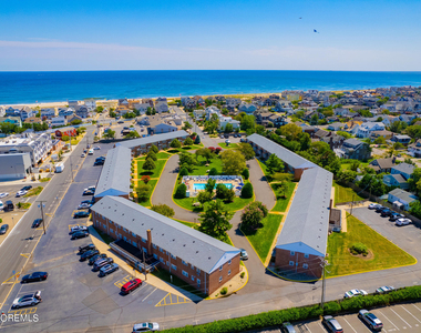 310 Maryland Avenue - Photo Thumbnail 1