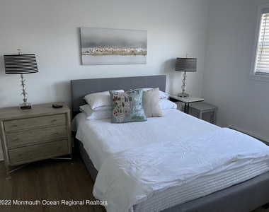 310 Maryland Avenue - Photo Thumbnail 6