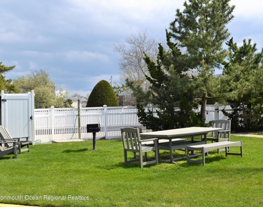 310 Maryland Avenue - Photo Thumbnail 15