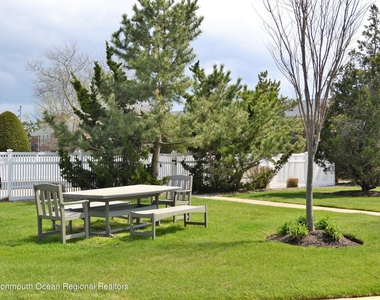310 Maryland Avenue - Photo Thumbnail 17