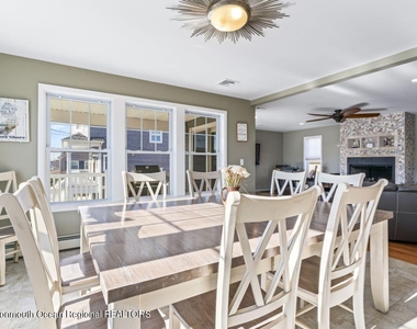 915 Sw Central Avenue - Photo Thumbnail 8