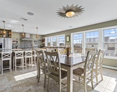 915 Sw Central Avenue - Photo Thumbnail 12