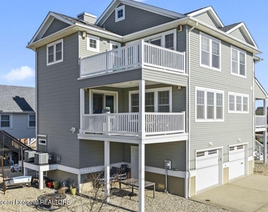 915 Sw Central Avenue - Photo Thumbnail 4