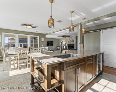 915 Sw Central Avenue - Photo Thumbnail 14