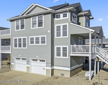 915 Sw Central Avenue - Photo Thumbnail 2