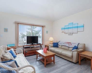 1 New Jersey Avenue - Photo Thumbnail 5