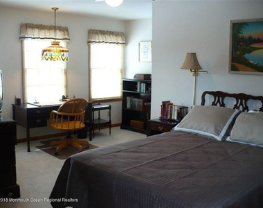 417 Main Avenue - Photo Thumbnail 10