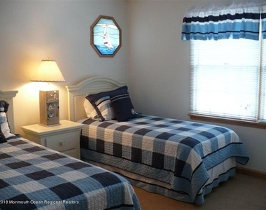 417 Main Avenue - Photo Thumbnail 12
