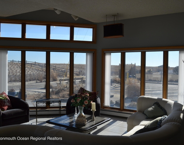 106 Oceanfront - Photo Thumbnail 23