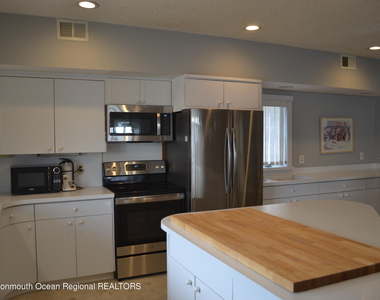 106 Oceanfront - Photo Thumbnail 6